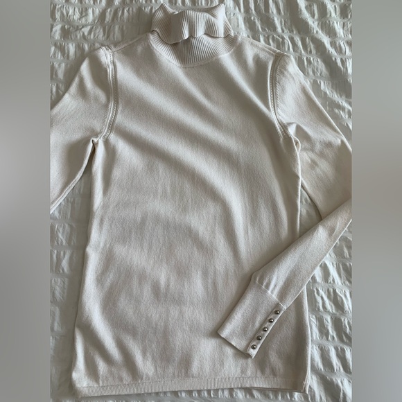 White House Black Market Turtleneck Sweater - Picture 15 of 16